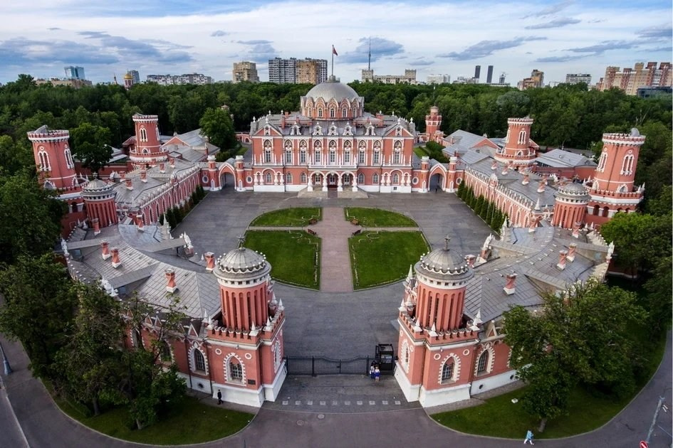 Петровский путевой дворец. Фотограф для маркетплейсов Михаил Бове