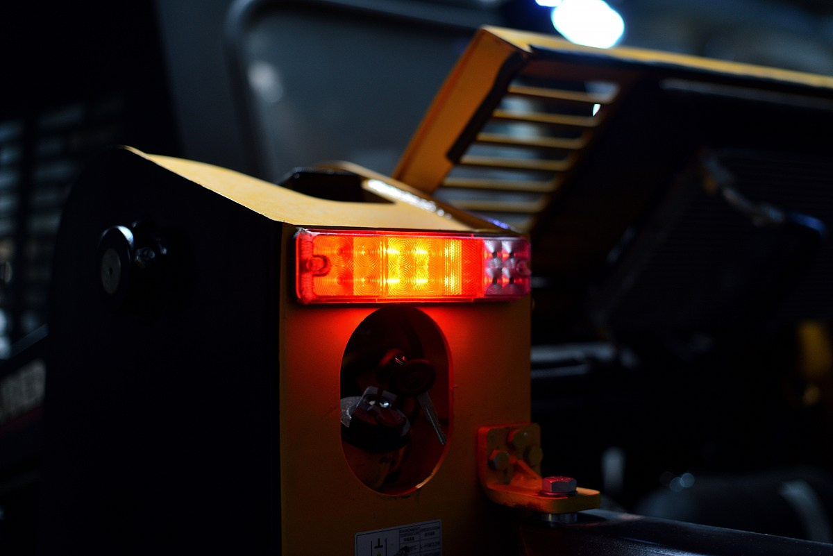 Центр технического обслуживания. Фотограф Сергей Сергеев