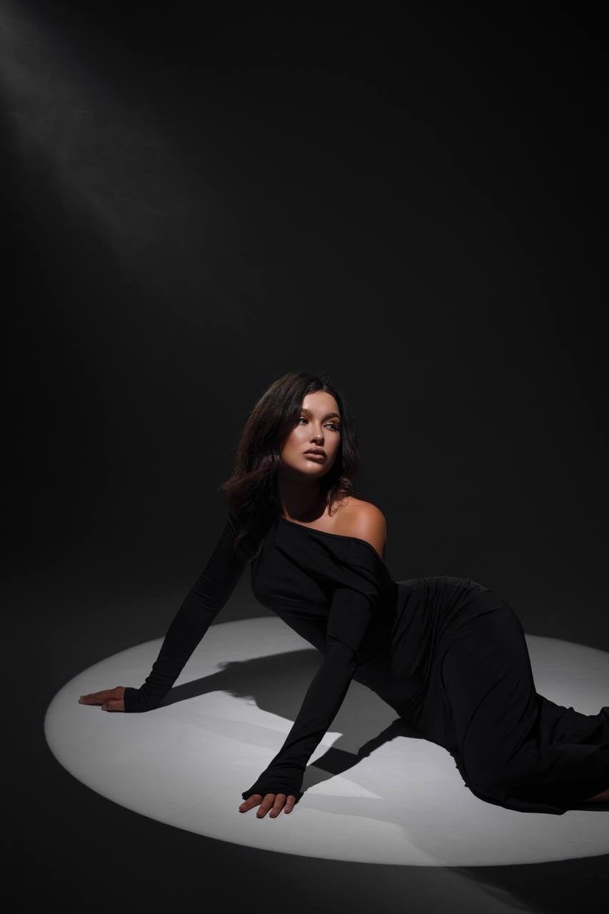 ЖЕНСКИЙ ПОРТРЕТ (МИНИМАЛИЗМ). Фотограф Иркутск.Дарья Казакова