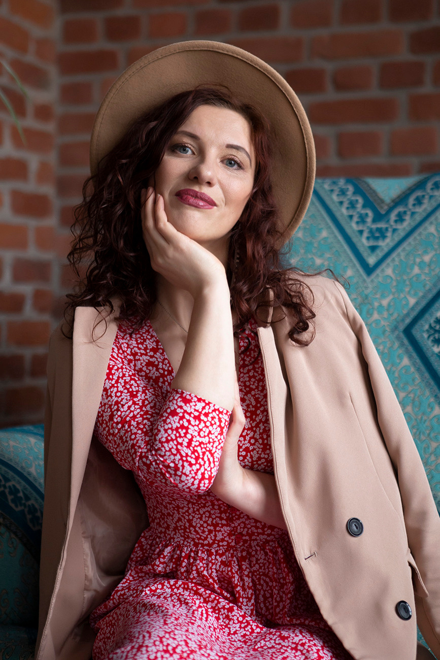 Как должен выглядеть ведущий на мероприятии. Ведущая СПБ Надежда Кожина