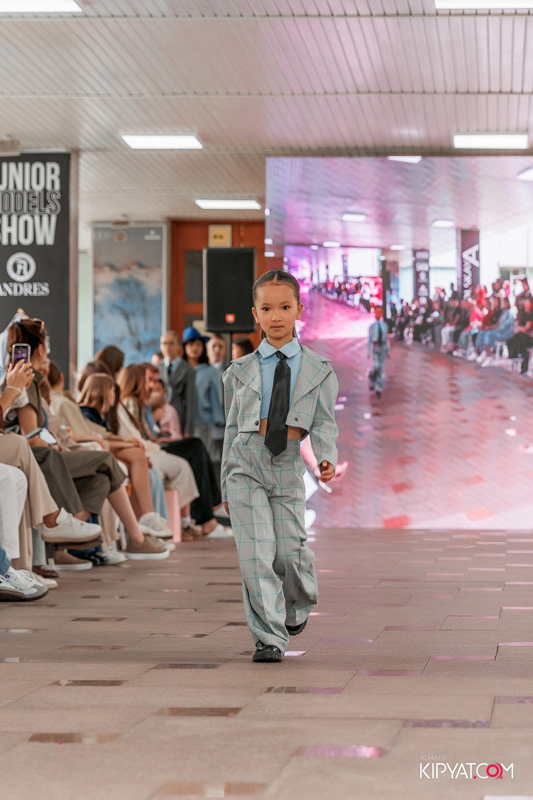 JUNIOR FASHION SHOW. КИПЯТКОМ АЛМАТЫ!
