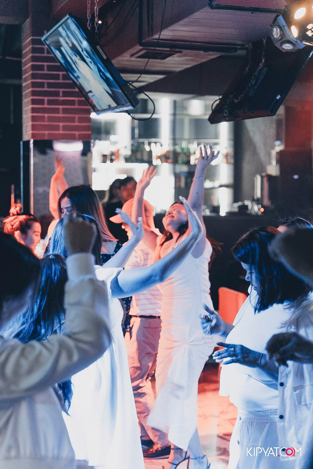 КАРАОКЕ DO RE MI. КИПЯТКОМ АЛМАТЫ!