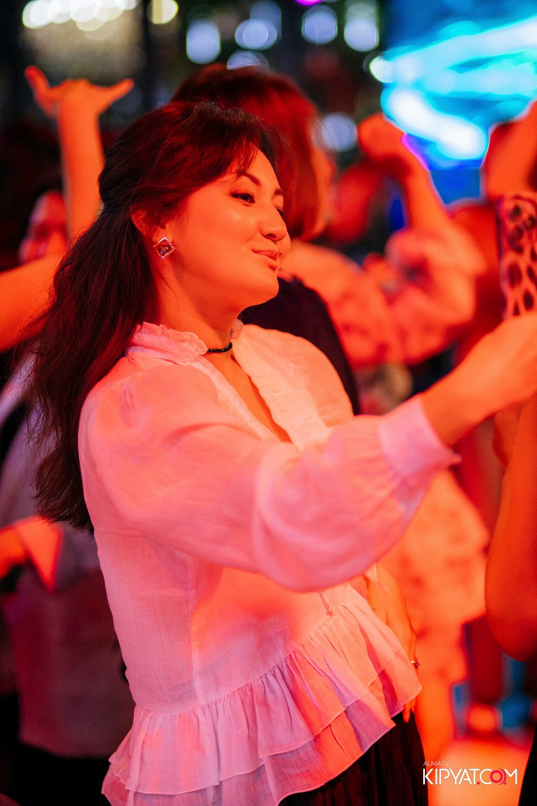 FRIENDS BAR & TERRACE. КИПЯТКОМ АЛМАТЫ!