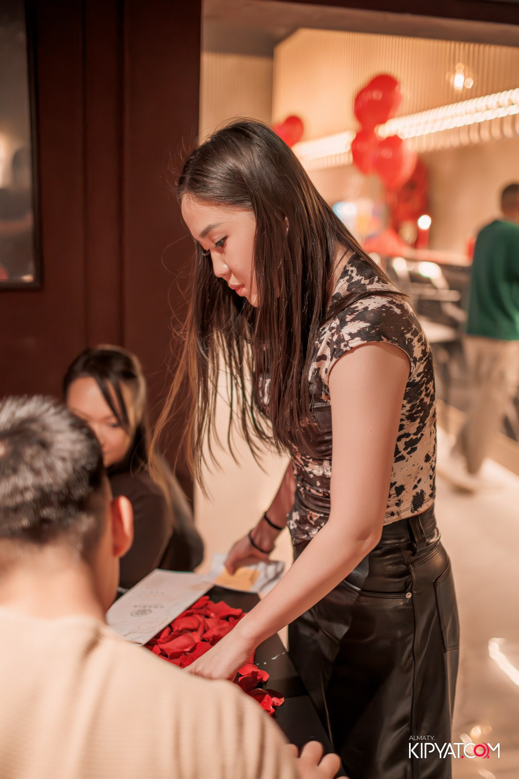 ARABIS НА ГАГАРИНА. КИПЯТКОМ АЛМАТЫ!