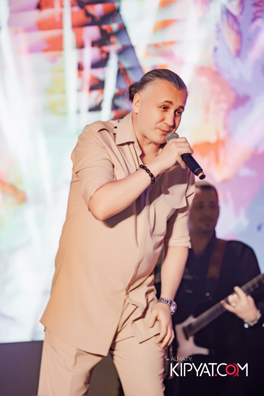 SANTA BARBARA — ПИТ ДЖЕЙСОН (ГР. ПРЕМЬЕР-МИНИСТР) И ИЛЬЯ ЗУДИН (ГР. ДИНАМИТ) НА ПРЕДНОВОГОДНЕЙ ВЕЧЕРИНКЕ. КИПЯТКОМ АЛМАТЫ!