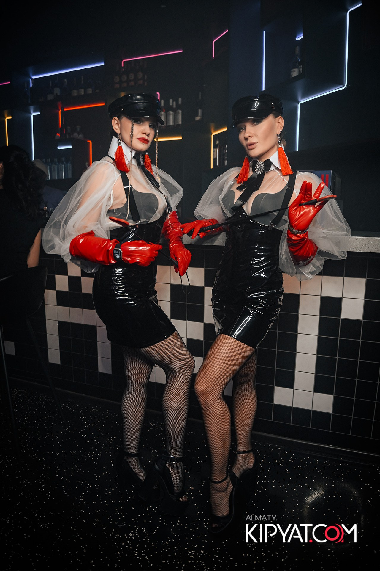 SANTA BARBARA ВЫСТУПЛЕНИЕ ГРУППЫ БРАТЬЯ ГРИММ. КИПЯТКОМ АЛМАТЫ!