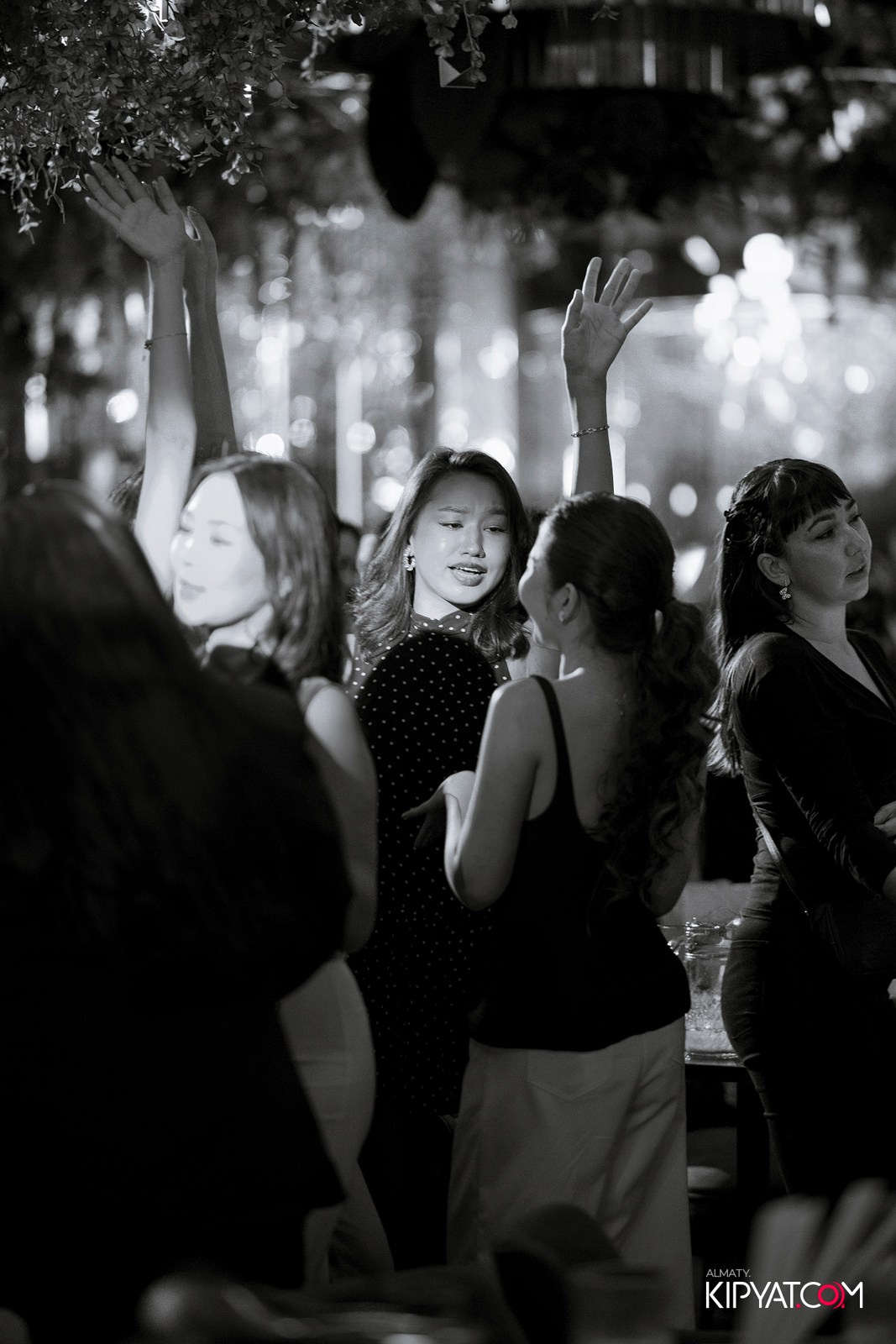 FRIENDS BAR & TERRACE. КИПЯТКОМ АЛМАТЫ! Фотосъемка мероприятий в Алматы