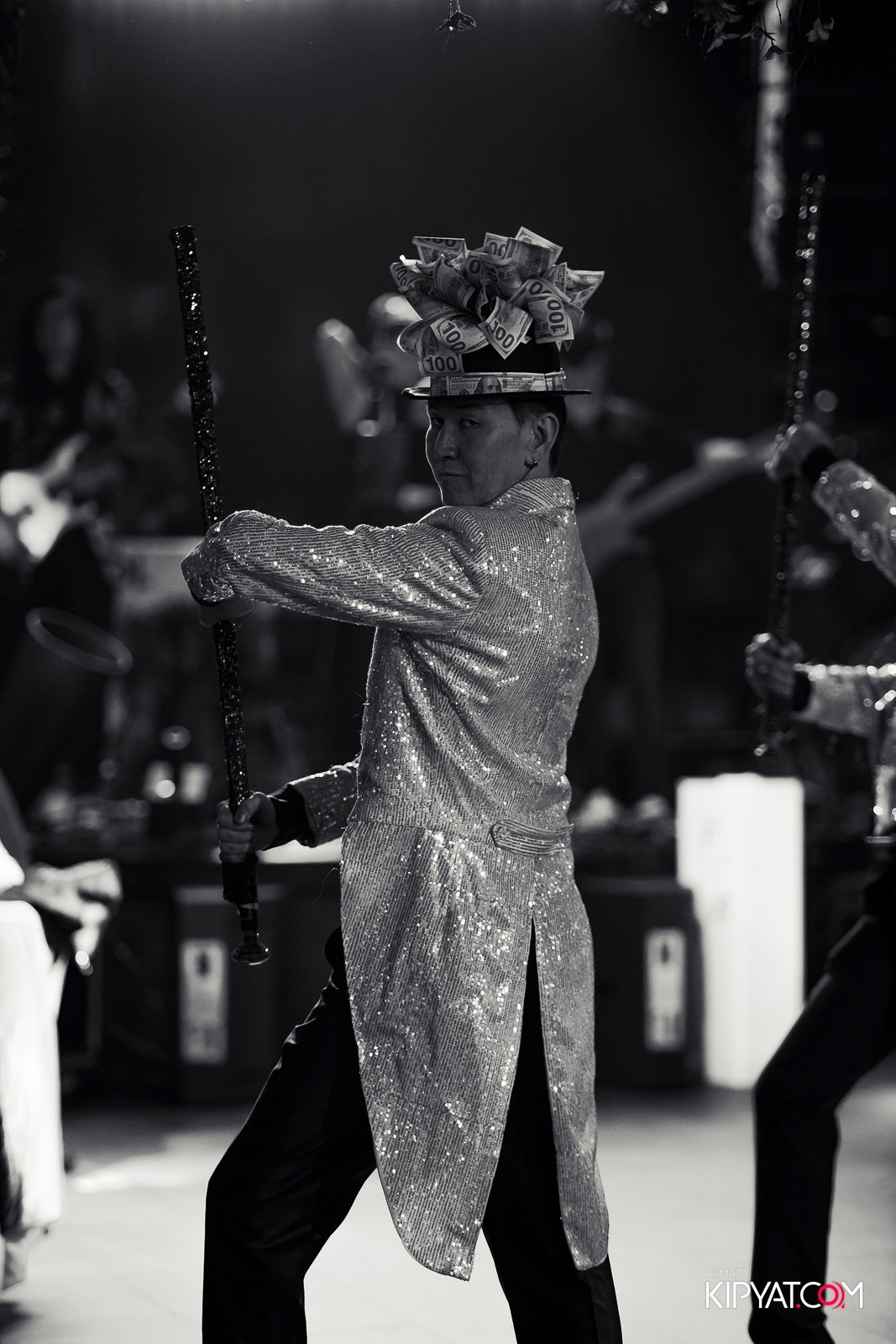 FRIENDS BAR & TERRACE. КИПЯТКОМ АЛМАТЫ!