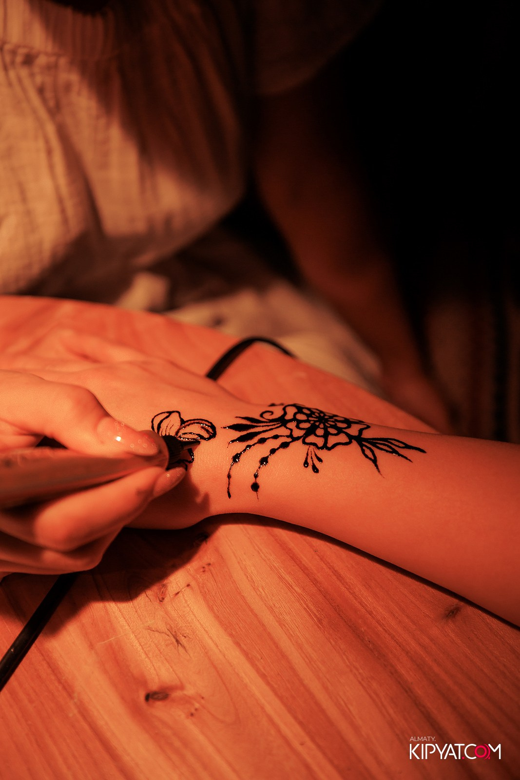 FRIENDS BAR & TERRACE. КИПЯТКОМ АЛМАТЫ!