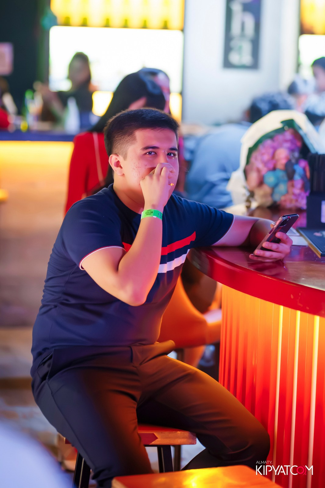 UYAT EMES BAR. КИПЯТКОМ АЛМАТЫ!