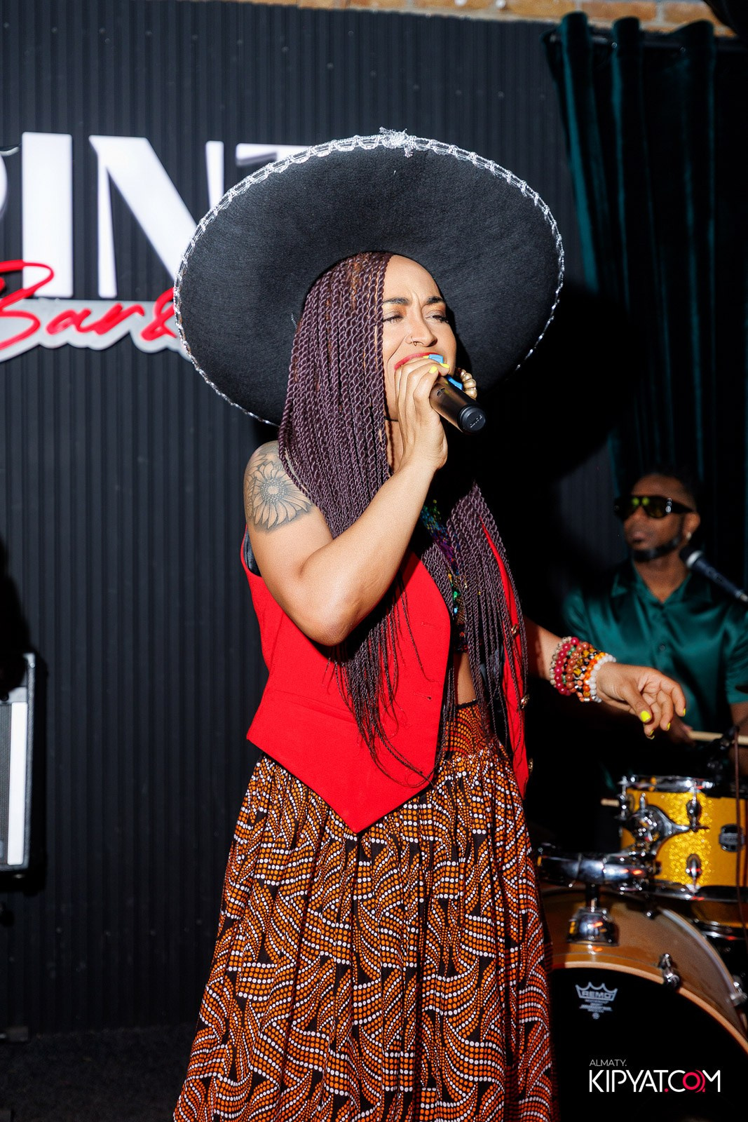 ПИНТА НА АУЭЗОВА. КИПЯТКОМ АЛМАТЫ!