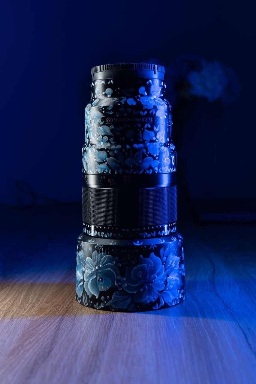 Sony 90 mm f 2,8 macro G «Гжель». Авторская роспись объективов. Превратите технику в арт-объект