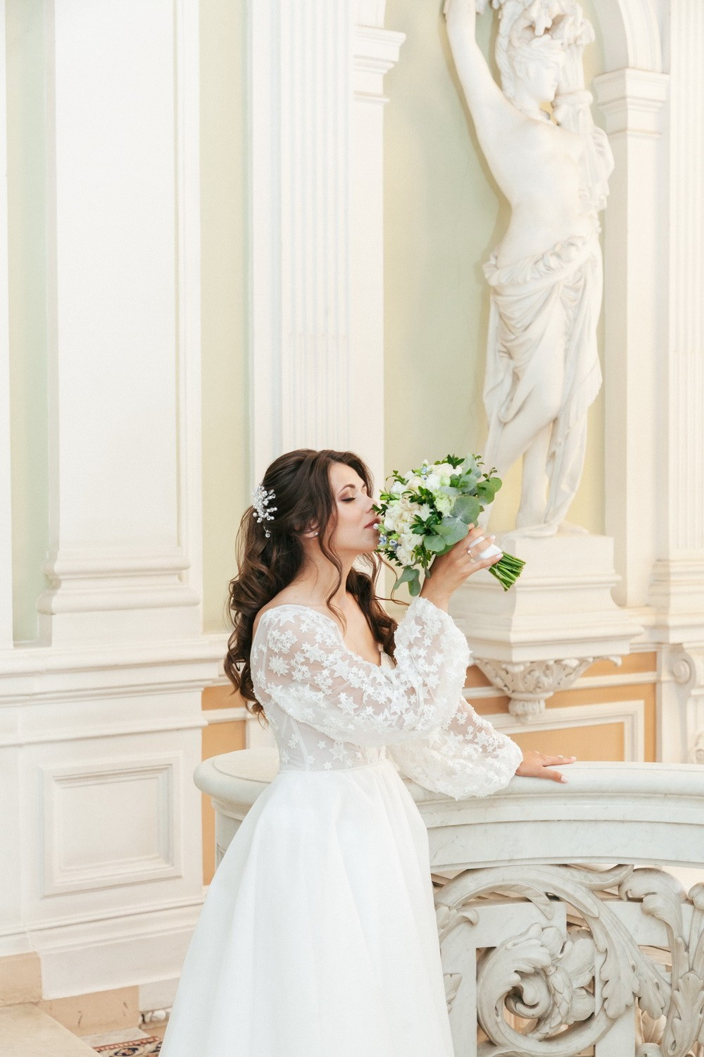 Свадебная фотопрогулка по СПб. Фотограф крещение венчание в Петербурге! Помогает подобрать храм и посоветовал душевного батюшку в СПб