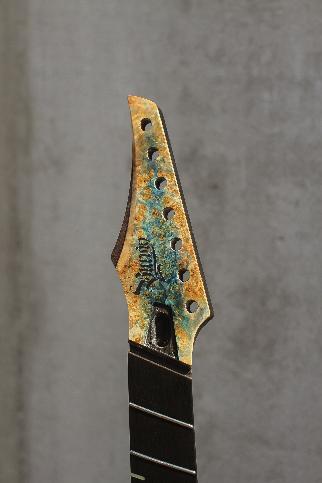 M17. Master of making guitars and basses to order