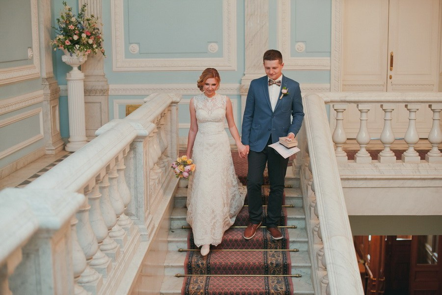 Свадебная прогулка по Санкт-Петербургу. Фотограф крещение венчание в Петербурге! Помогает подобрать храм и посоветовал душевного батюшку в СПб