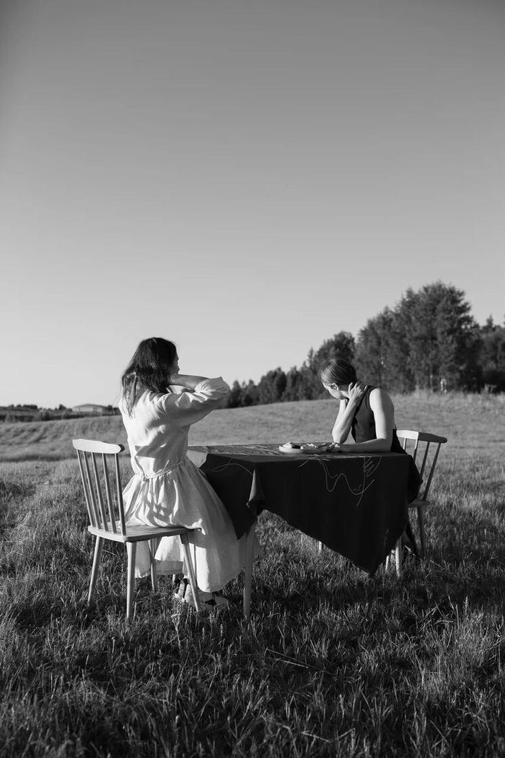 2020, lunch in the field. KST