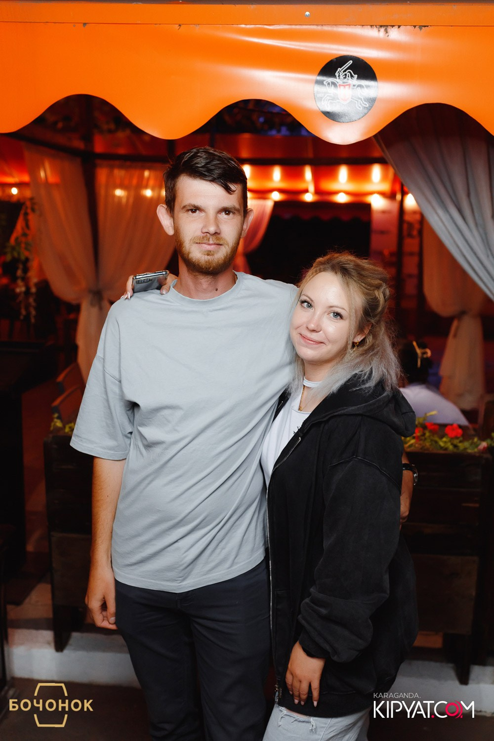 Бочонок. Пивной ресторан. Кипятком Караганда