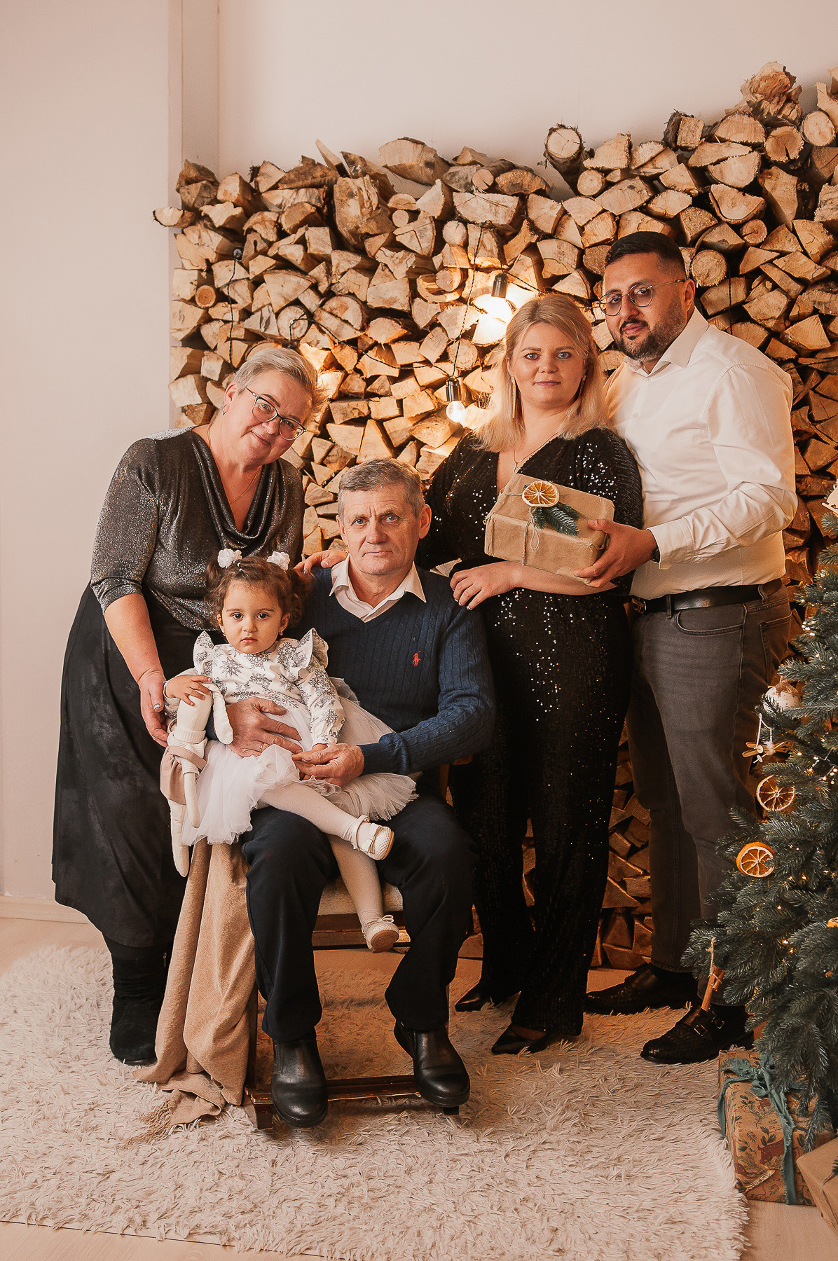 Happy family_Лена, Джихат, Ясмин и семья. Свадебный и семейный фотограф в Минске Яна Новак