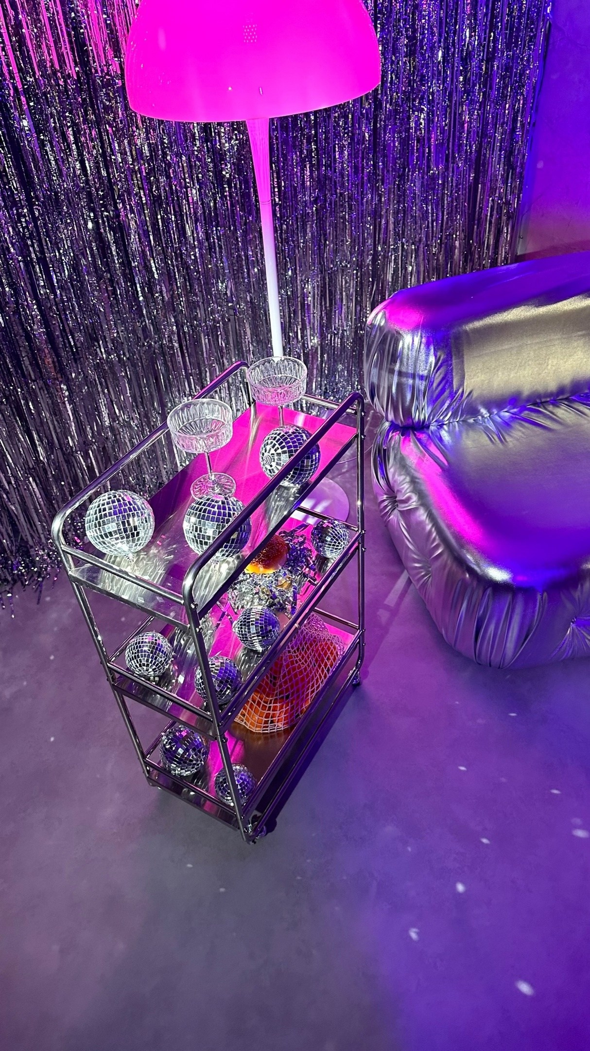 Новогодние фотостудии Екатеринбурга 2025. Фотограф в Екатеринбурге Артём Зайнетдинов