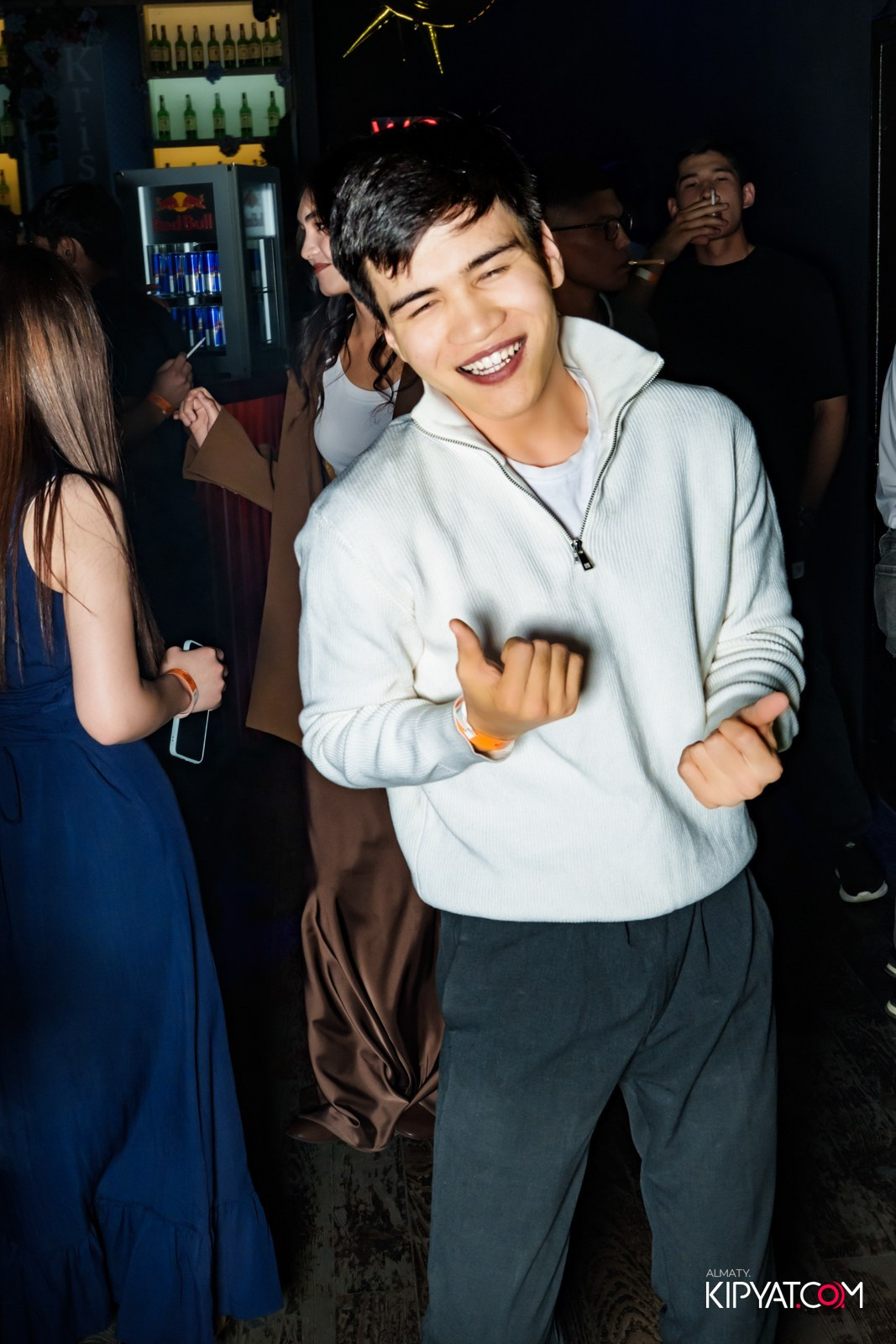 UYAT EMES BAR. КИПЯТКОМ АЛМАТЫ!