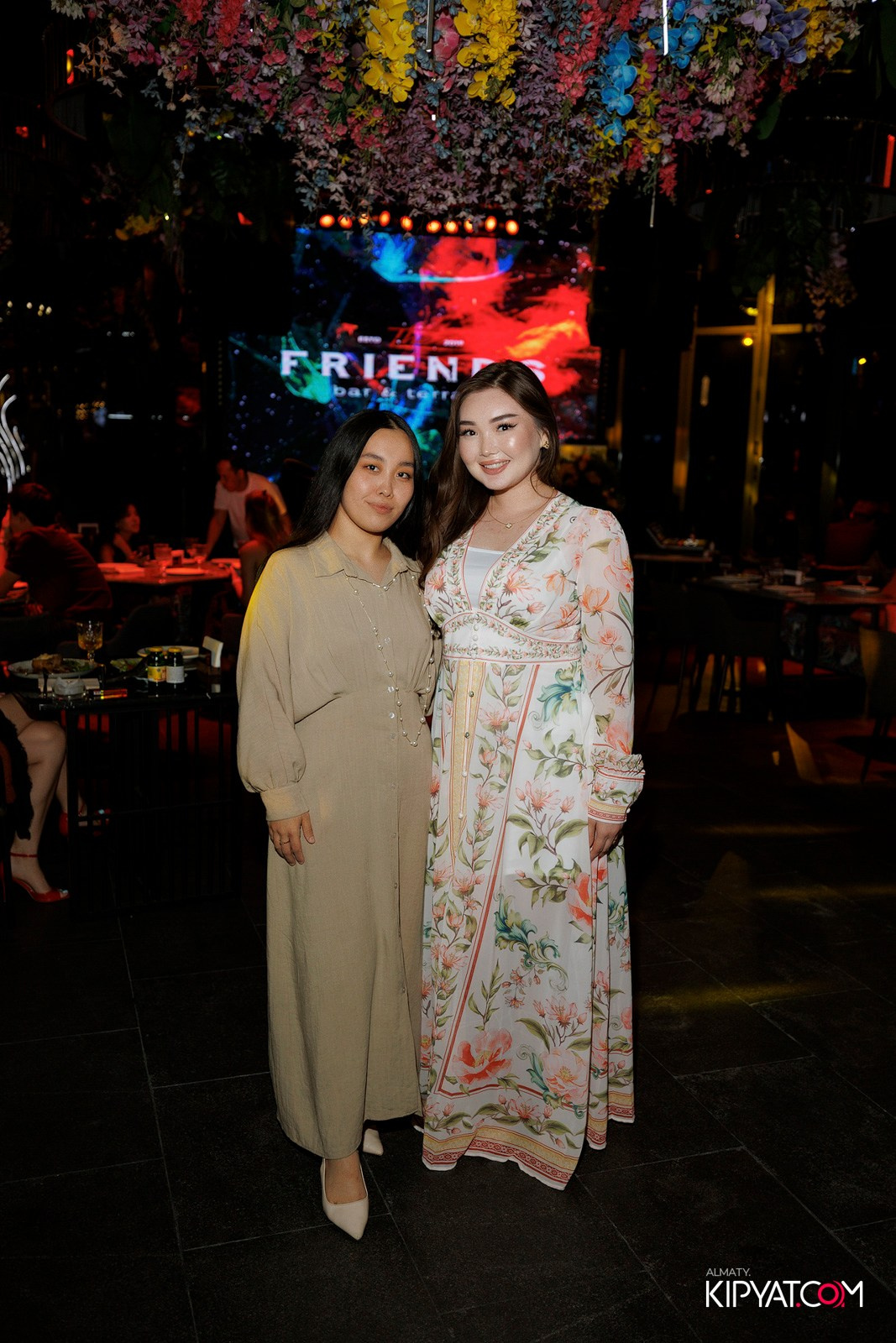 FRIENDS BAR & TERRACE. КИПЯТКОМ АЛМАТЫ! Фотосъемка мероприятий в Алматы