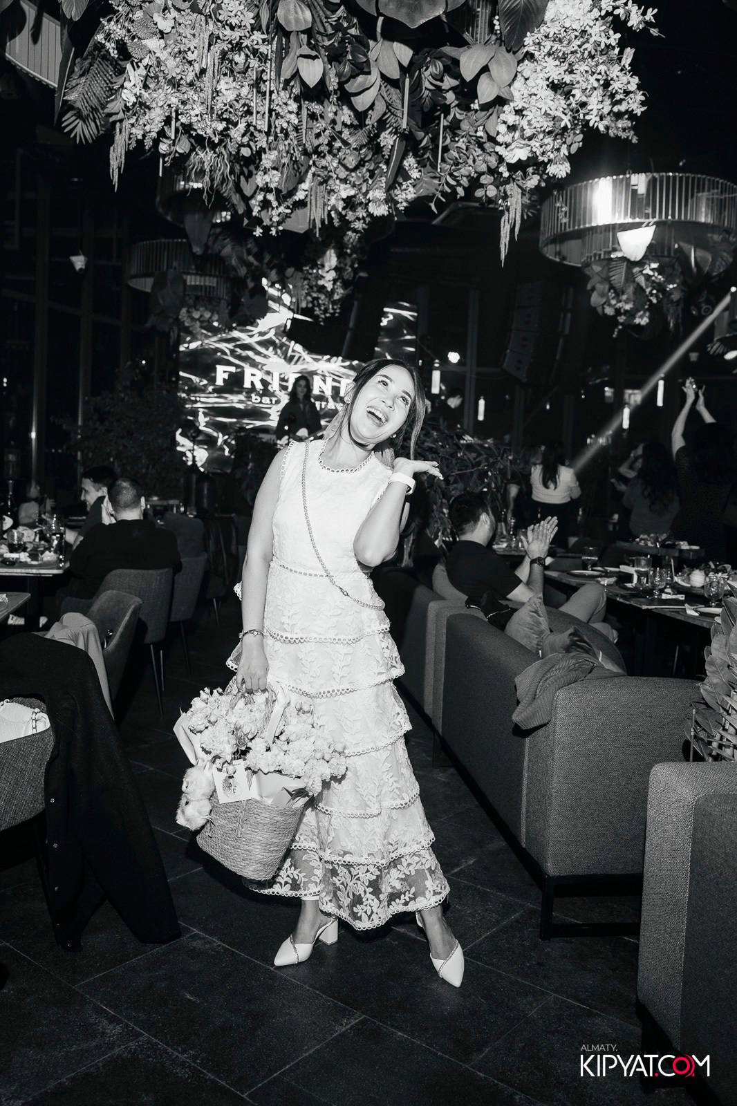FRIENDS BAR & TERRACE. КИПЯТКОМ АЛМАТЫ!