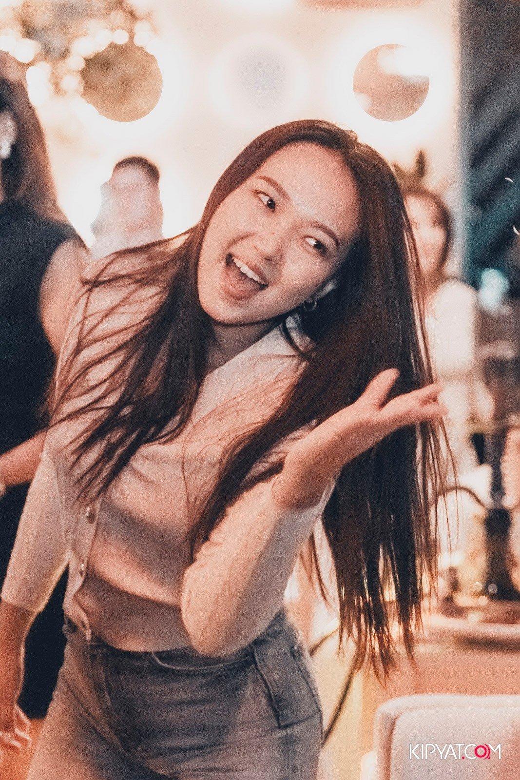 THE BROOKLN B MOOD KARAOKE & TERRACE. КИПЯТКОМ АЛМАТЫ!