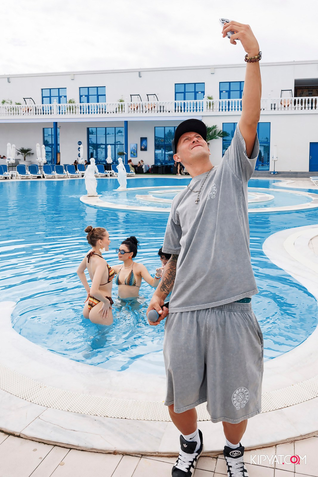 ЗАКРЫТАЯ ВЕЧЕРИНКА В ЧЕСТЬ ОТКРЫТИЯ СЕЗОНА SUMMER POOL BRUNCH. КИПЯТКОМ АЛМАТЫ! Фотосъемка мероприятий в Алматы