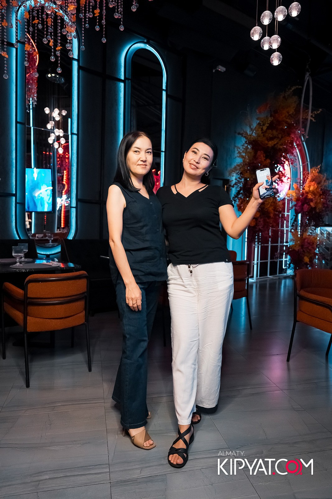 FRIENDS BAR & TERRACE. КИПЯТКОМ АЛМАТЫ!