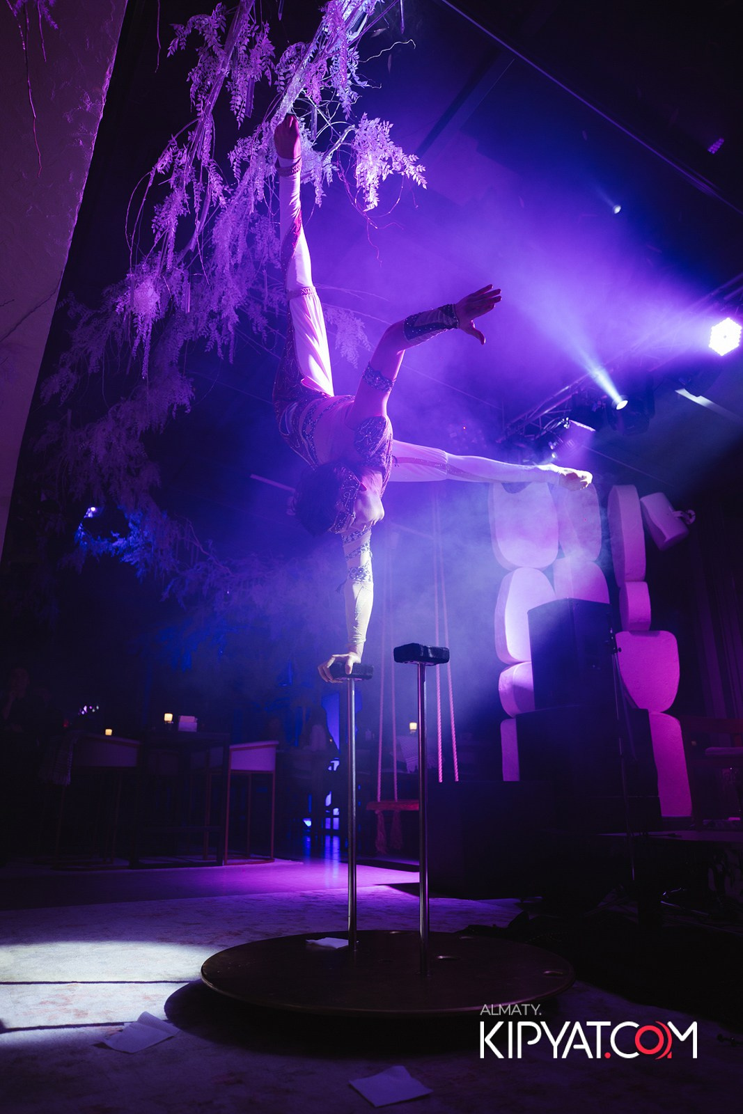 EDEN BAR & RESTAURANT. КИПЯТКОМ АЛМАТЫ!