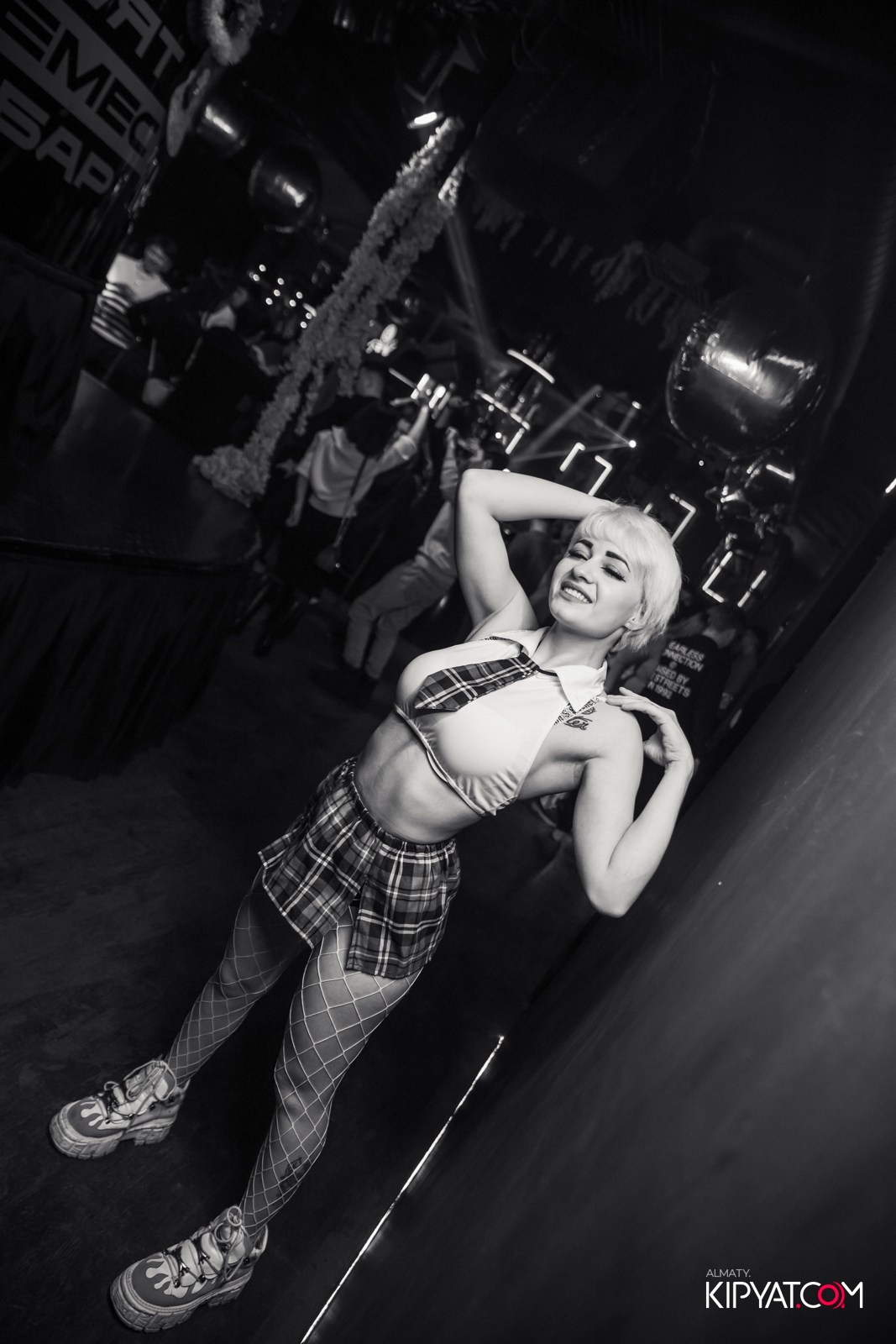 UYAT EMES BAR. КИПЯТКОМ АЛМАТЫ!