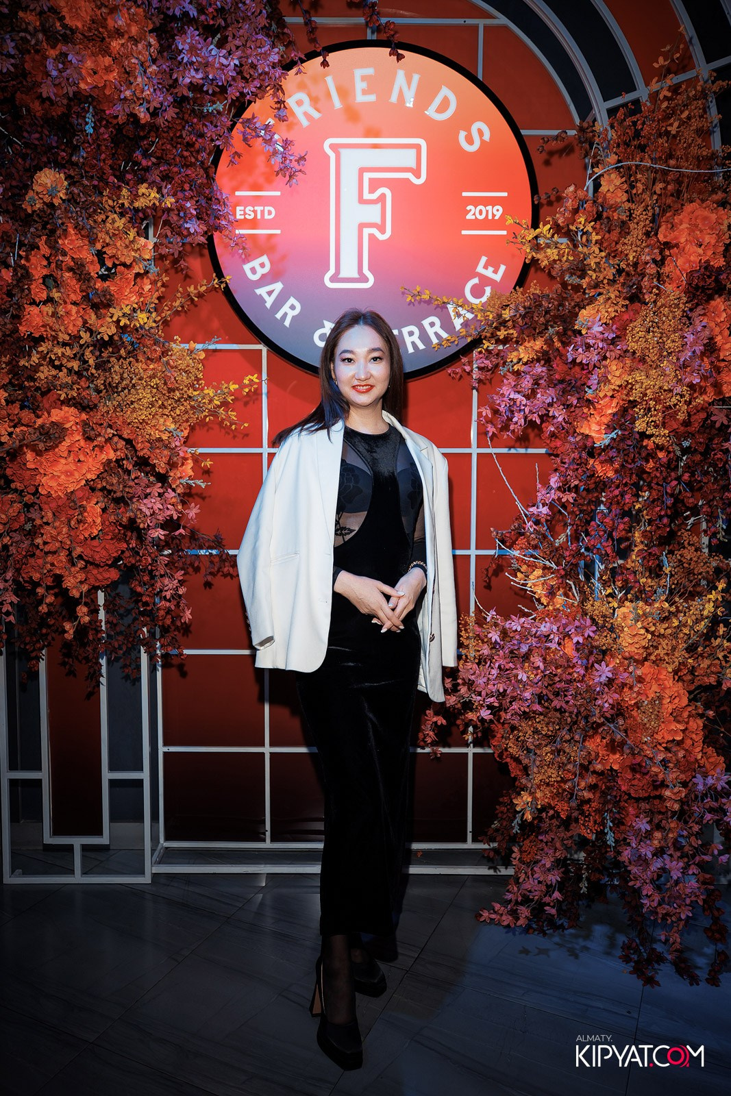 FRIENDS BAR & TERRACE. КИПЯТКОМ АЛМАТЫ!