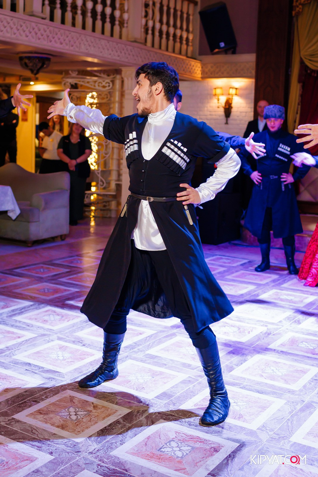 РЕСТОРАН ALAZANI. КИПЯТКОМ АЛМАТЫ!