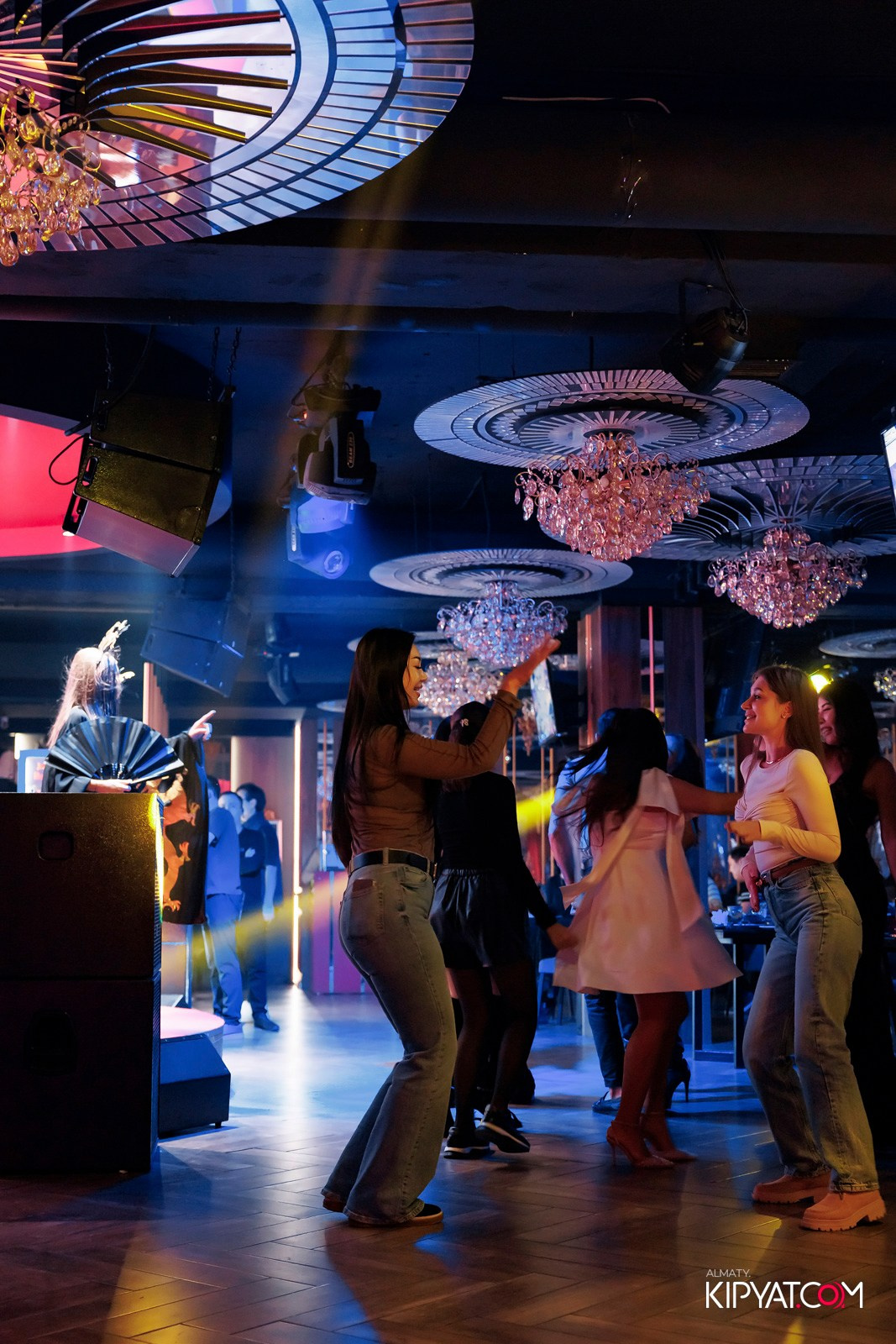 ЗАЯ, НА БИС. КИПЯТКОМ АЛМАТЫ!