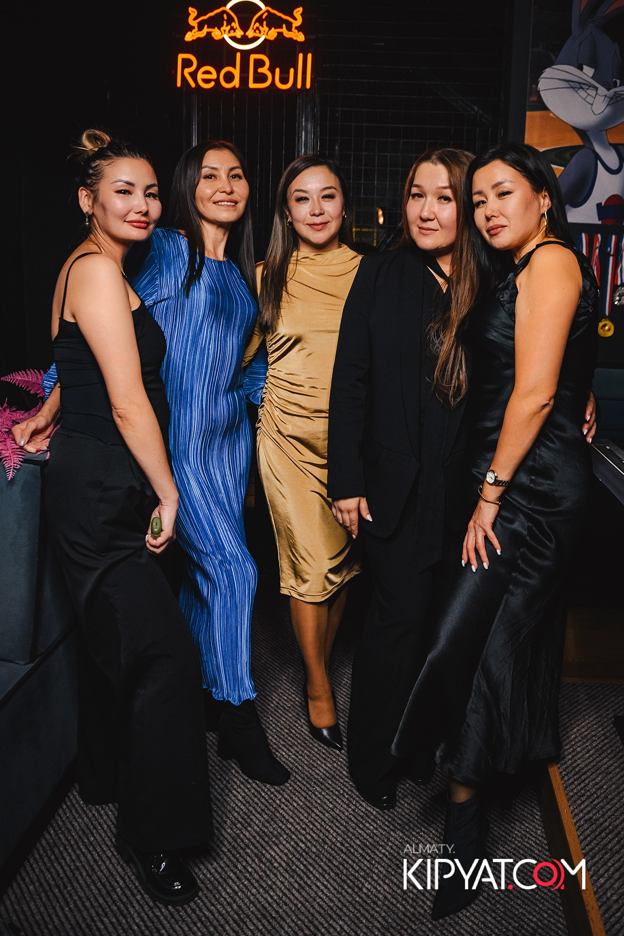 ВЫСТУПЛЕНИЕ ГРУППЫ ВИРУС SANTA BARBARA. КИПЯТКОМ АЛМАТЫ!