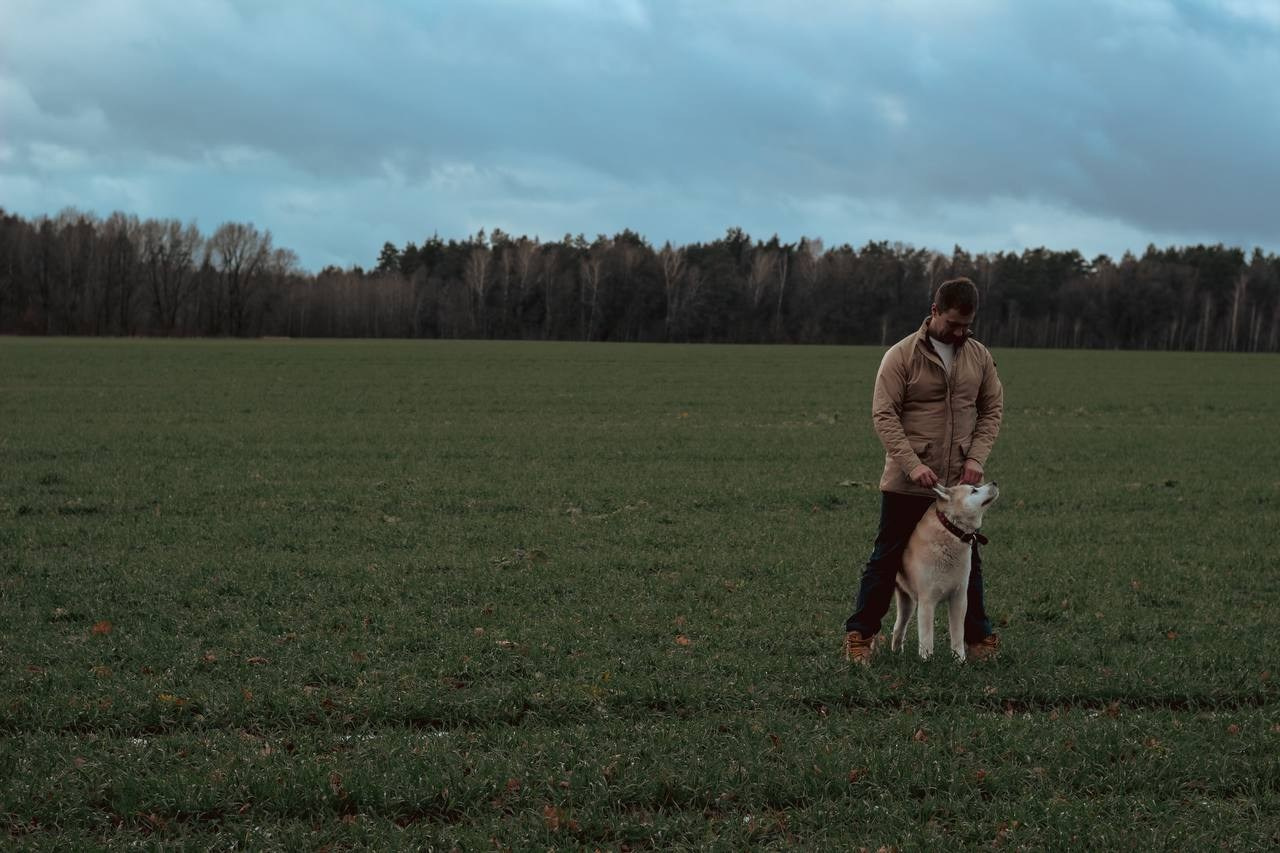 Лёша и верный друг Кейко. Ваш семейный фотограф в Минске — Вика Трегубова