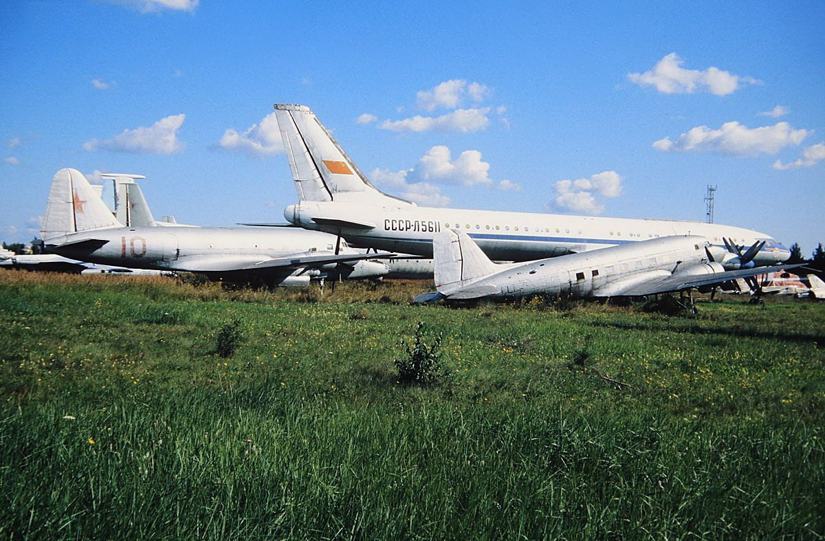 Ил-12 (Монино). Фотоальбом показывающий увлекательный мир авиации и мир медведей Андрея Иванова