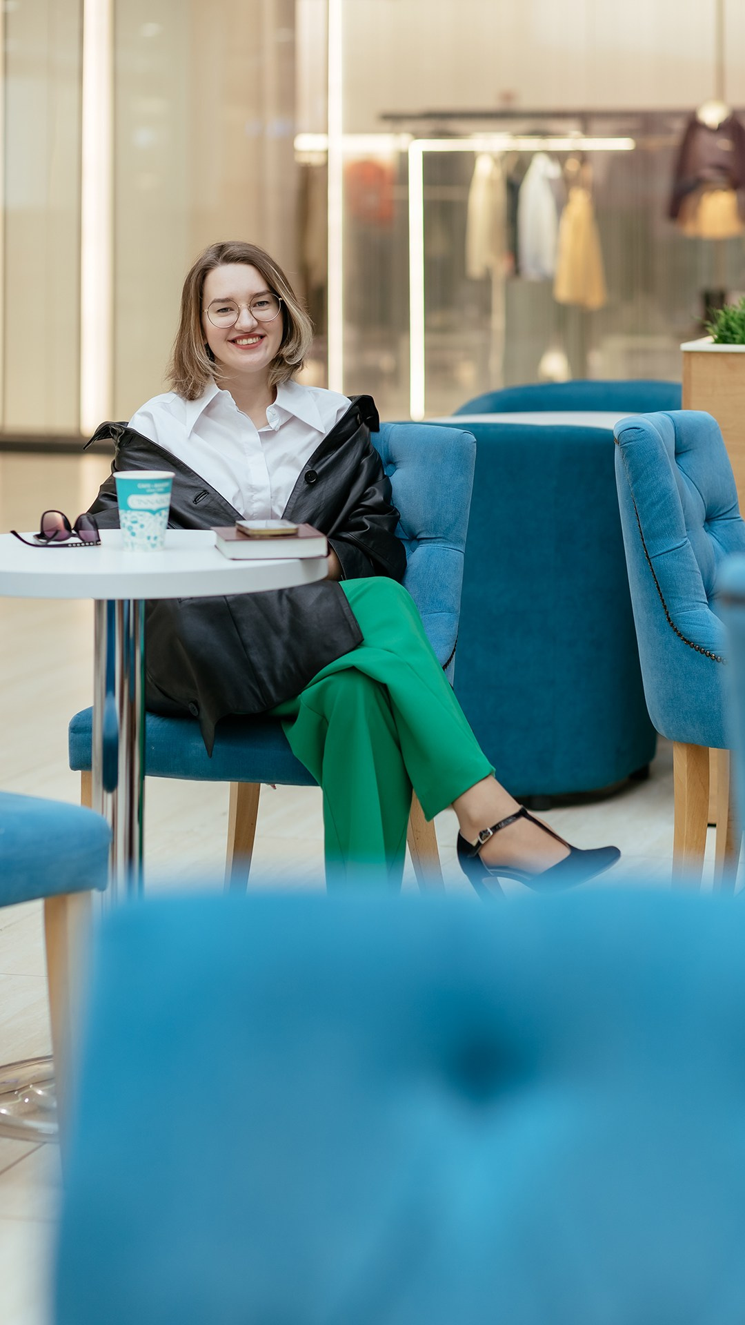 Портретная фотосессия для контента в кафе. Семейный фотограф в Минске Приболовец Светлана