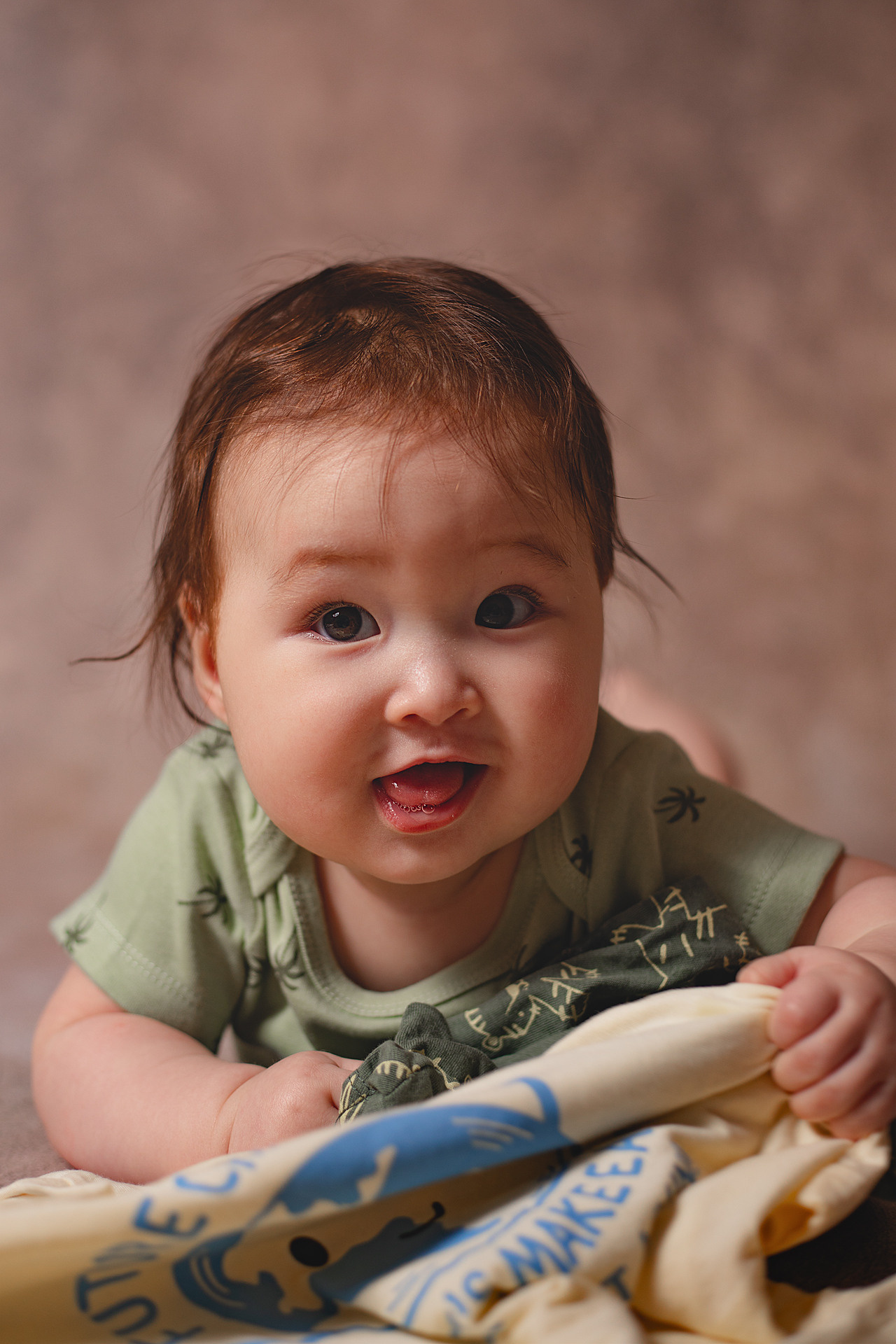 Жанна и Тимур (домашняя съемка с фотофоном и дополнительным светом). Семейный и детский фотограф в Москве Дорогова Екатерина