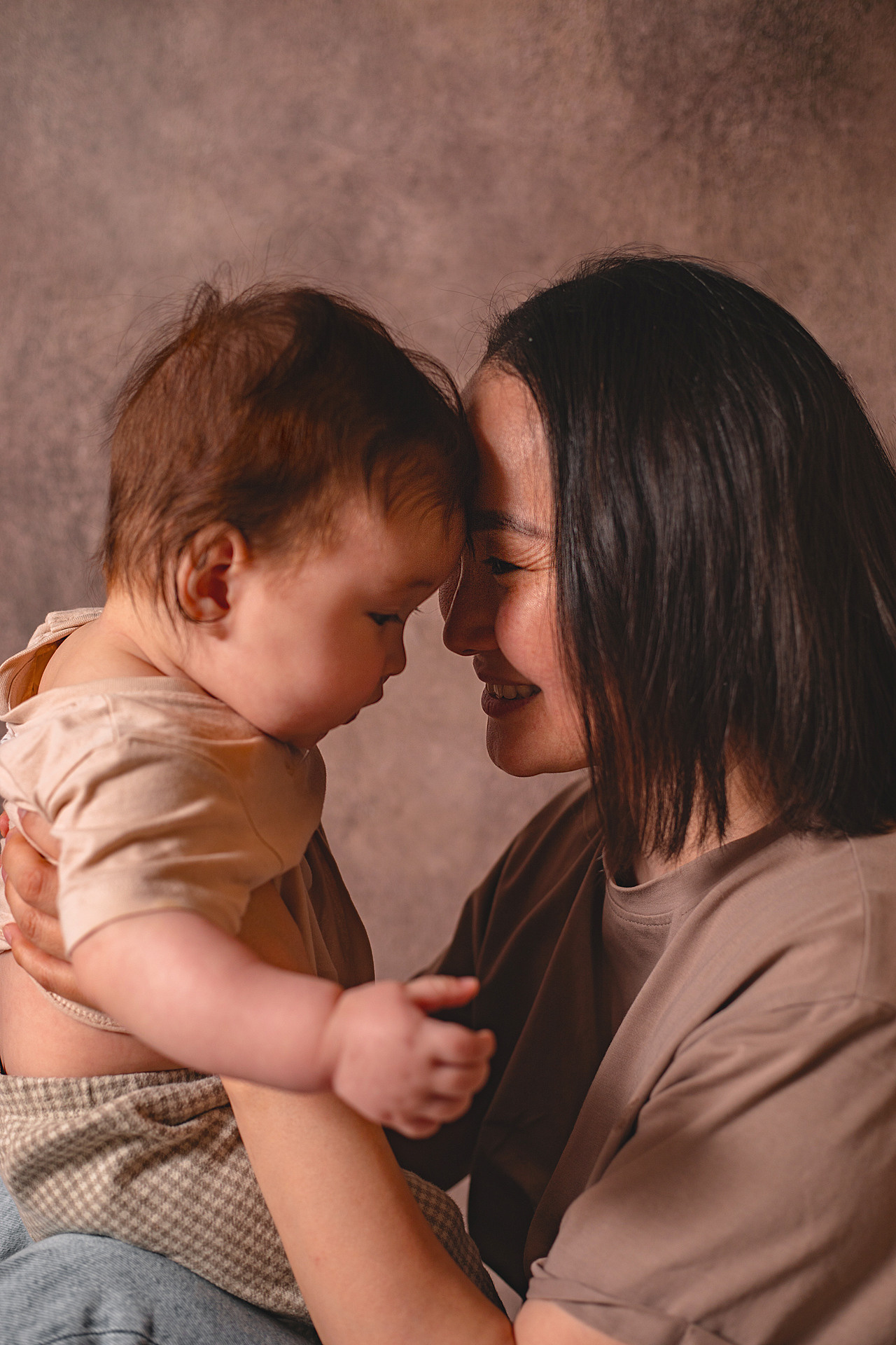Жанна и Тимур (домашняя съемка с фотофоном и дополнительным светом). Семейный и детский фотограф в Москве Дорогова Екатерина