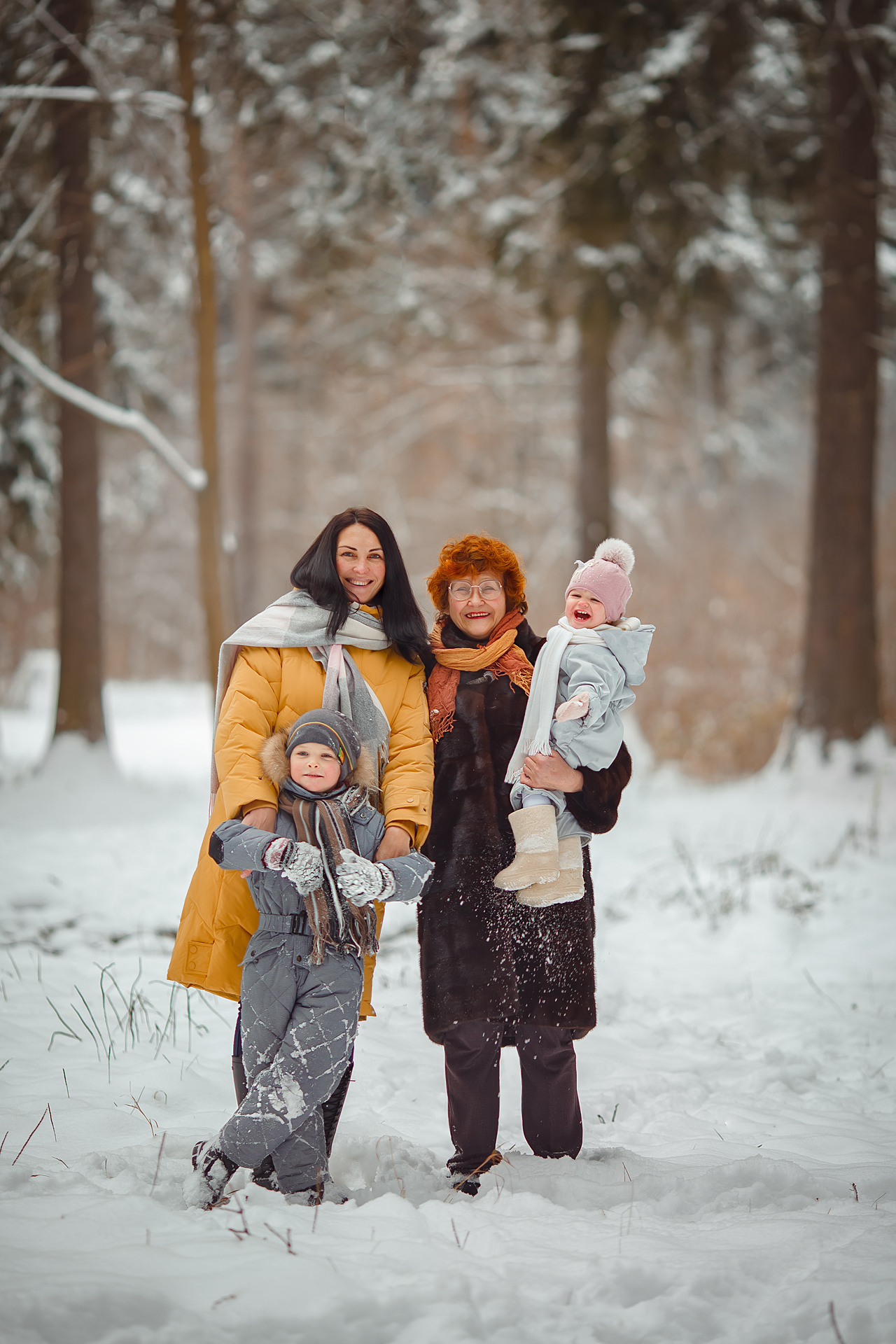 Настя, Кирилл, Вика, Ника, Дмитрий и бабушка. Семейный и детский фотограф в Москве Дорогова Екатерина