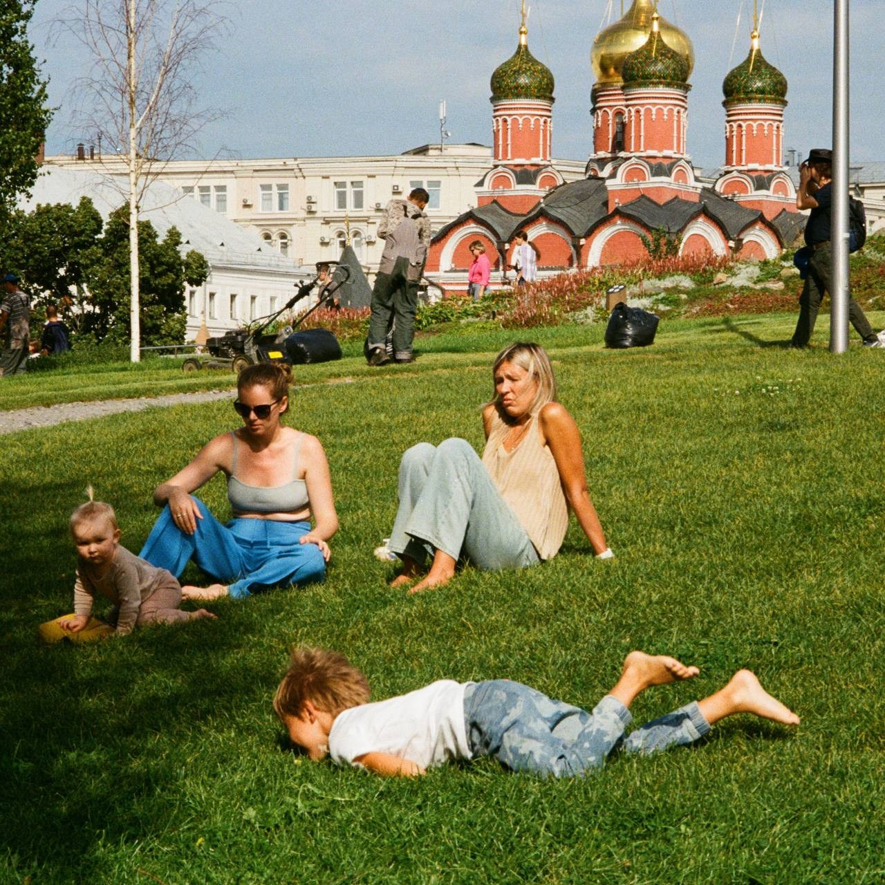 24.08.2024 // Фотопрогулка с Гагиком Егиазаряном. Фотовыставки serebro.gallery, в которых автором можешь стать ты! | Москва