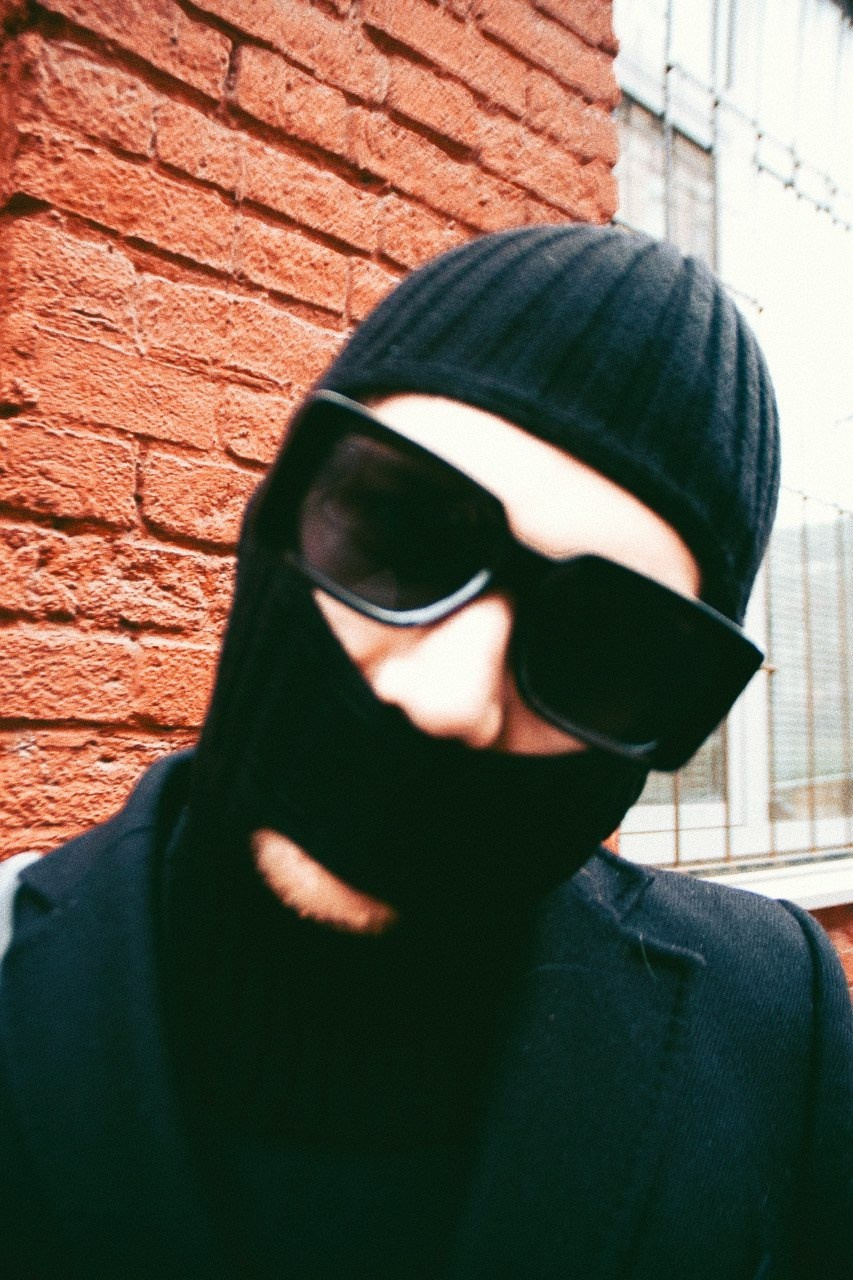 Denis. Yasmin Lagarde