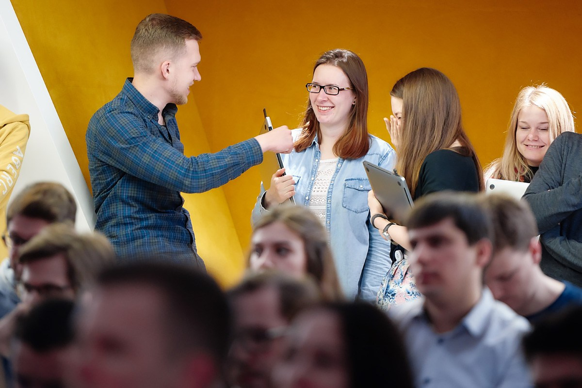 Нейромонах Феофан в Avito. Репортажный фотограф в Москве Вадим Францев