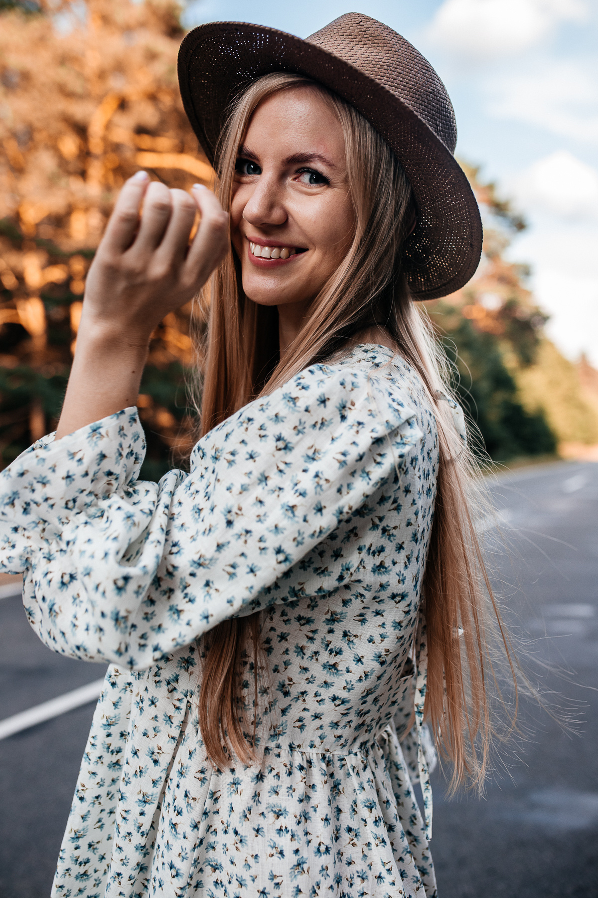 Катя. Прогулка по полям. Алёна Берёзка фотограф Минск