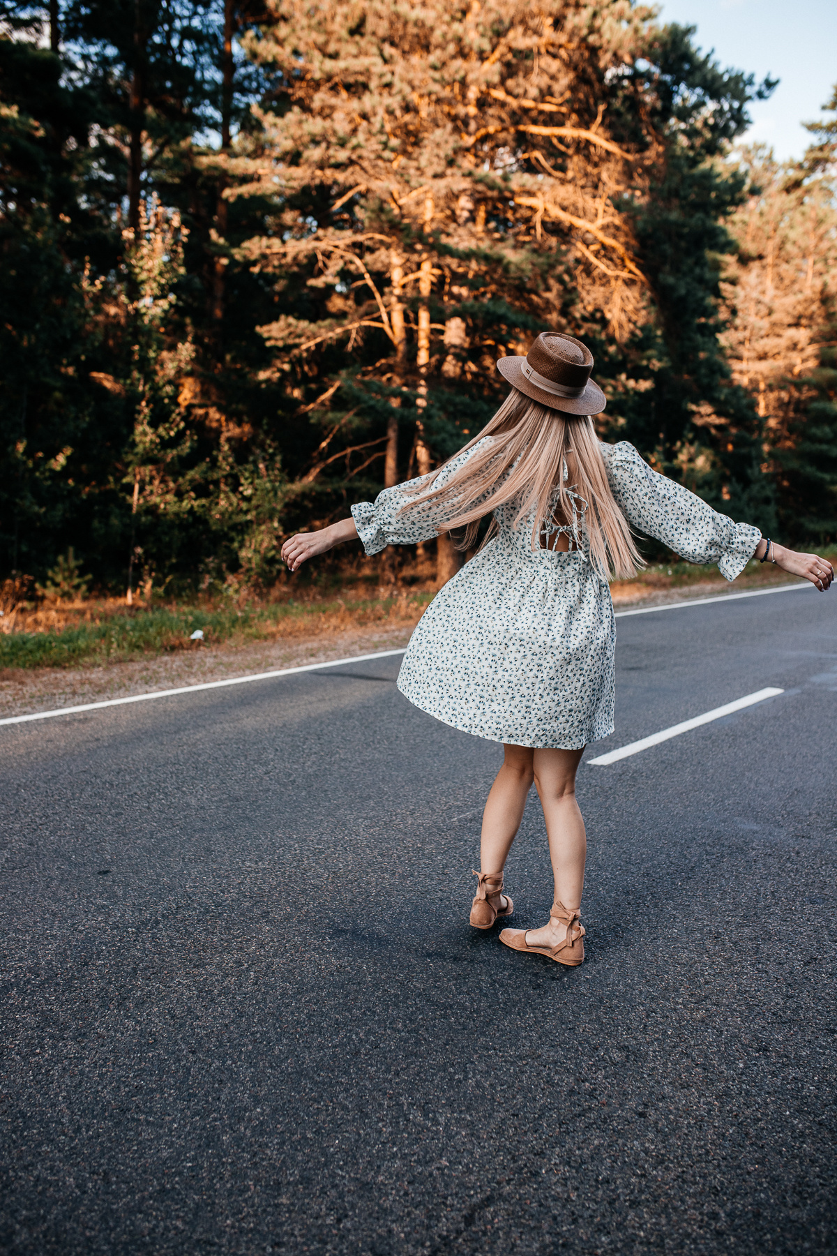 Катя. Прогулка по полям. Алёна Берёзка фотограф Минск