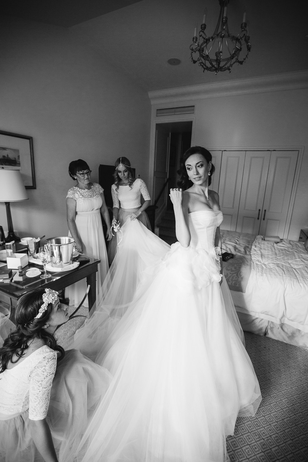 Свадьба в отеле Four Seasons Lion Palace St. Petersburg. Семейный, портретный и свадебный фотограф в Санкт-Петербурге и Москве