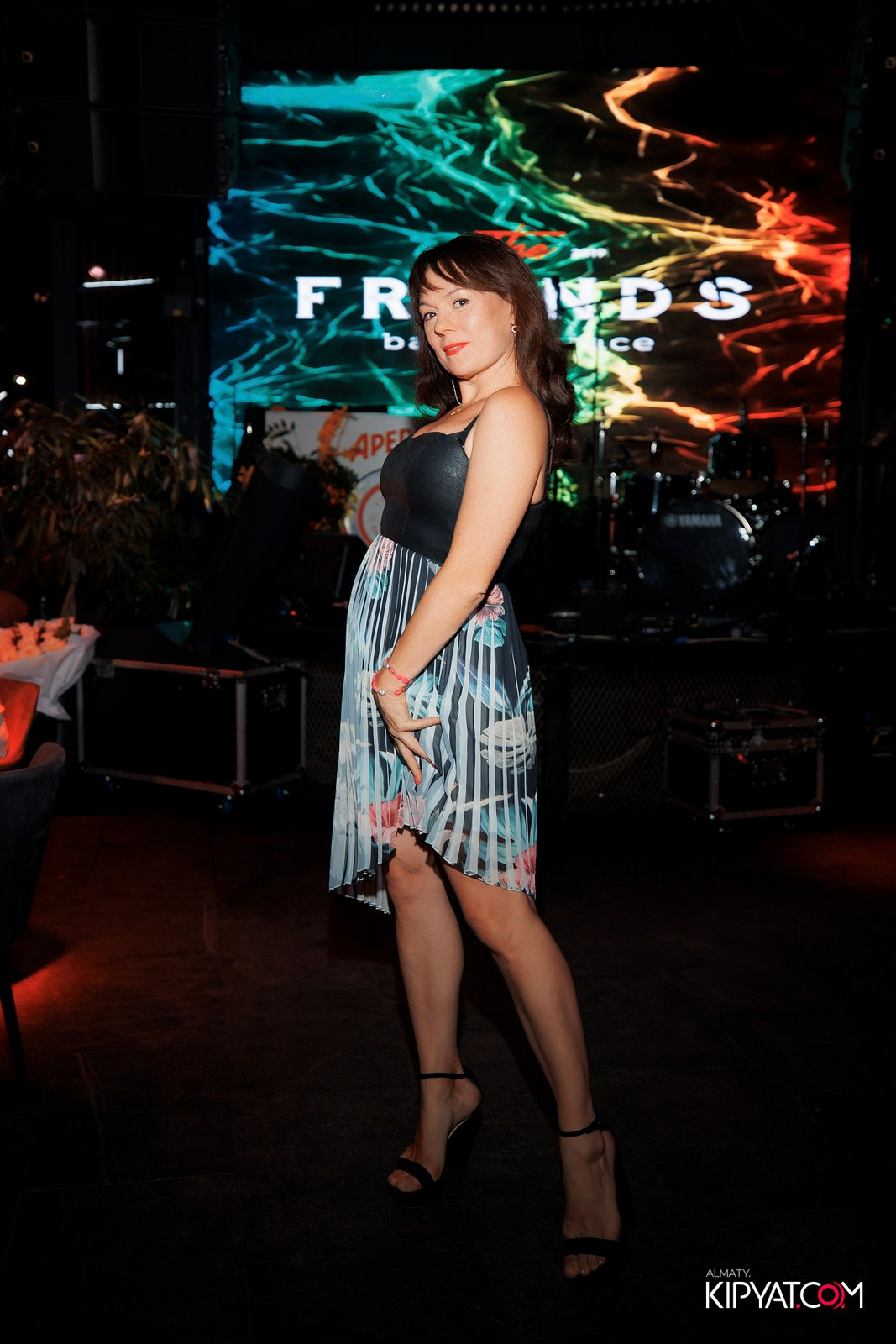 FRIENDS BAR & TERRACE. КИПЯТКОМ АЛМАТЫ!