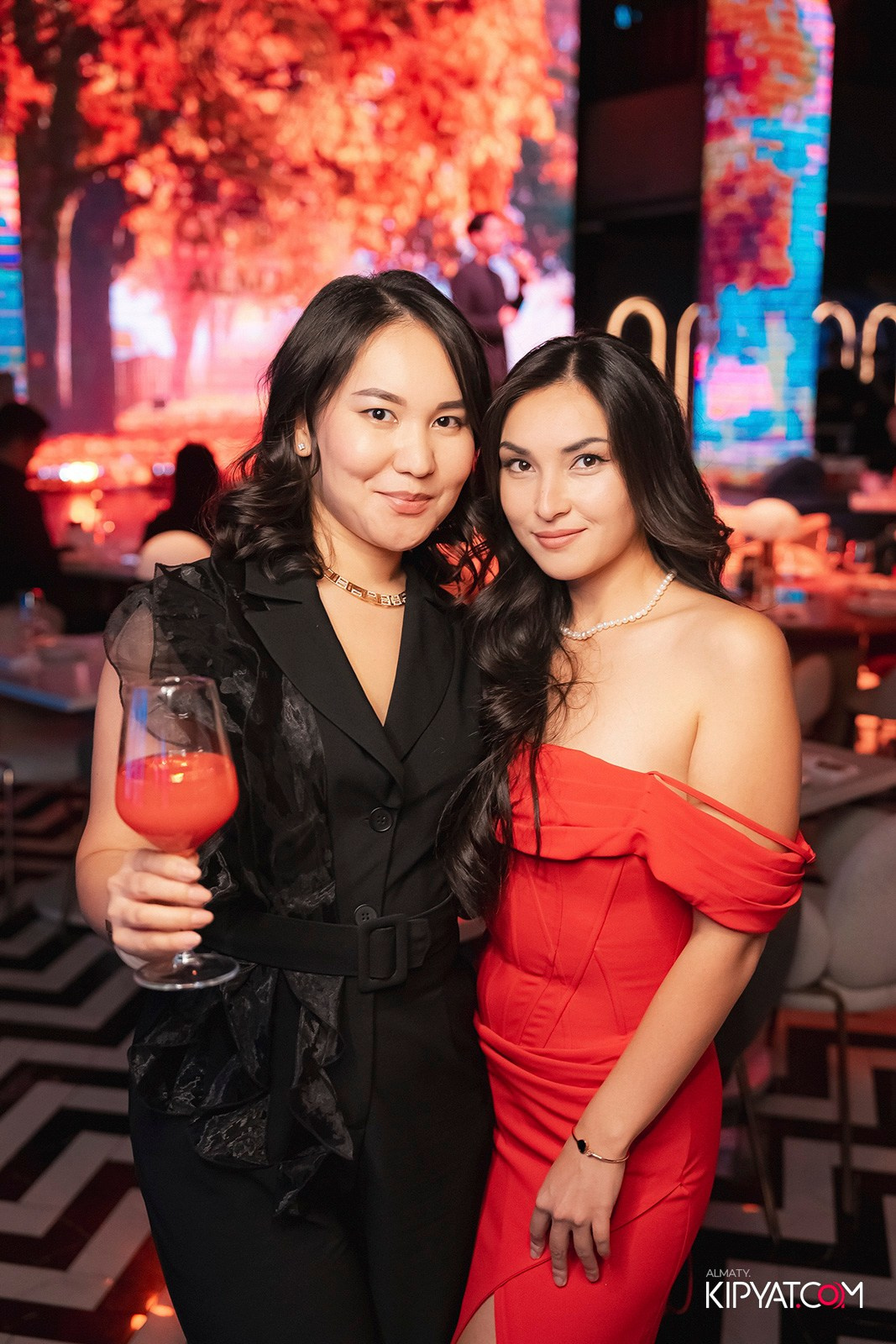 QUEEN. КИПЯТКОМ АЛМАТЫ!