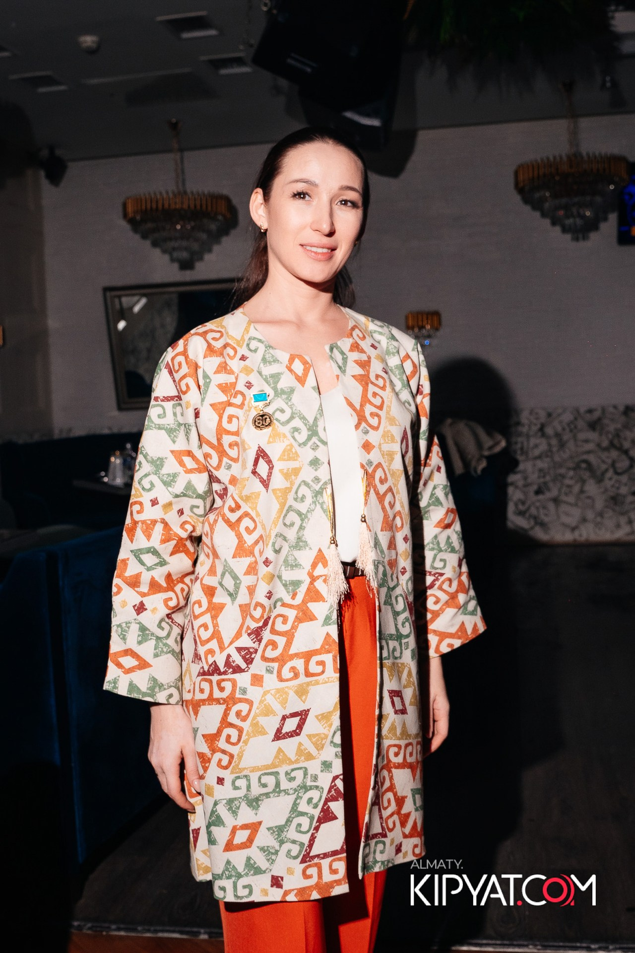 Ухо и Медведь на Курмангазы. КИПЯТКОМ АЛМАТЫ!